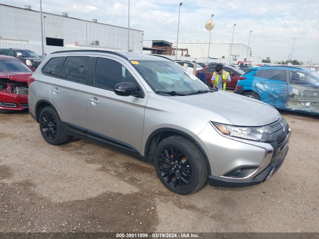 2019 JA4AD3A33KZ038950 main image