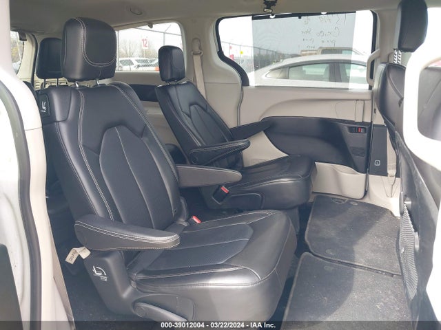 2C4RC1DG3LR157009 Chrysler Voyager Lxi