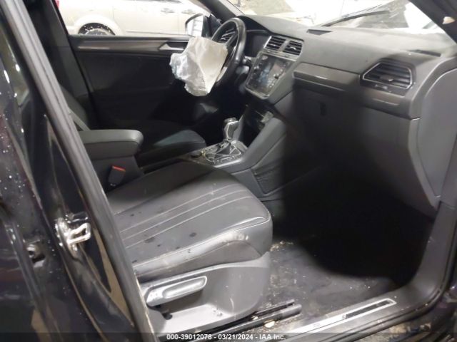3VV8B7AX5PM019296 Volkswagen Tiguan 2.0t Se R-line Black