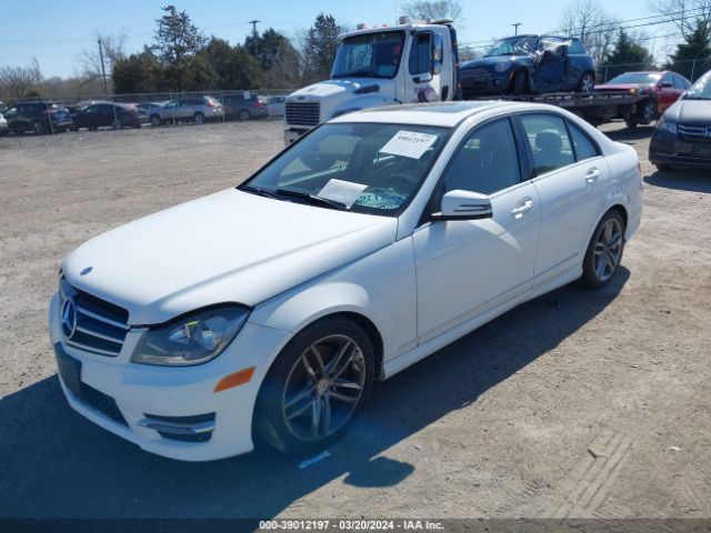 WDDGF8AB2ER315175 Mercedes-Benz C 300 Luxury 4matic/sport 4matic