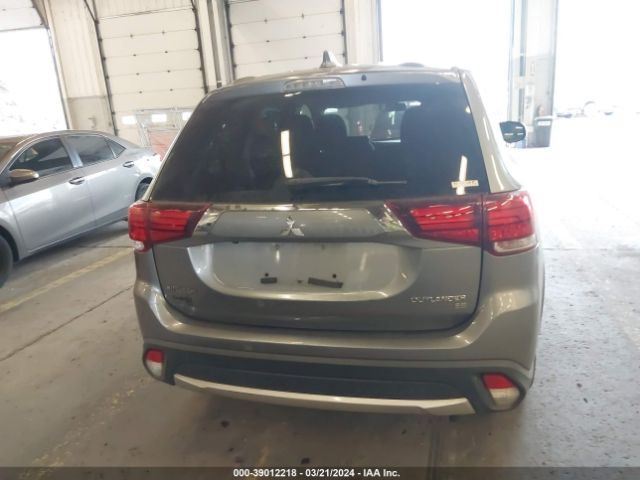 JA4AZ3A33JZ043078 Mitsubishi Outlander Se