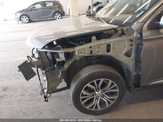 JA4AZ3A33JZ043078 Mitsubishi Outlander Se