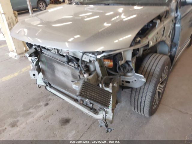 JA4AZ3A33JZ043078 Mitsubishi Outlander Se