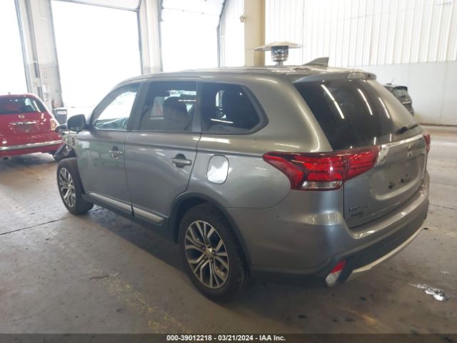 JA4AZ3A33JZ043078 Mitsubishi Outlander Se