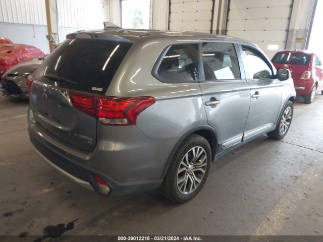 JA4AZ3A33JZ043078 Mitsubishi Outlander Se