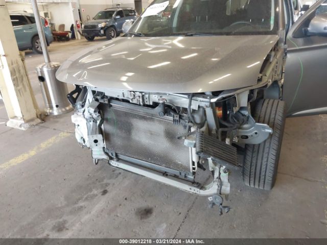 JA4AZ3A33JZ043078 Mitsubishi Outlander Se
