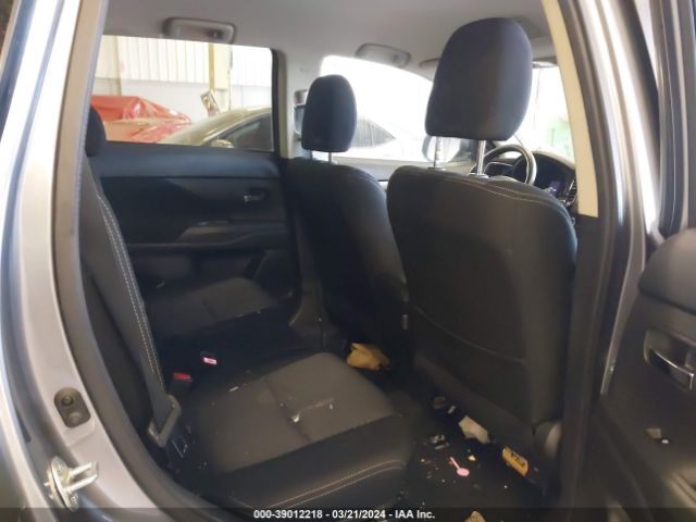 JA4AZ3A33JZ043078 Mitsubishi Outlander Se