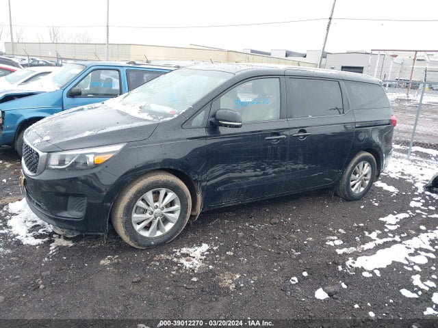 KIA SEDONA LX 2015 KNDMB5C11F6022494 Image 2