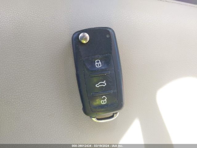 3VWJP7AT4EM605951 Volkswagen Beetle 2.5l