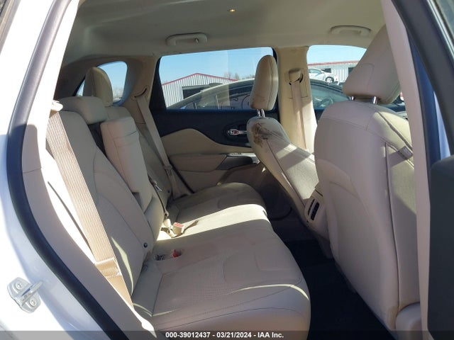 1C4PJLCB2KD130075 Jeep Cherokee Latitude Fwd