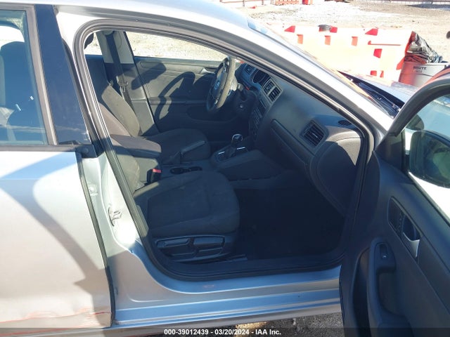 3VW2K7AJ9FM276876 Volkswagen Jetta 2.0l S