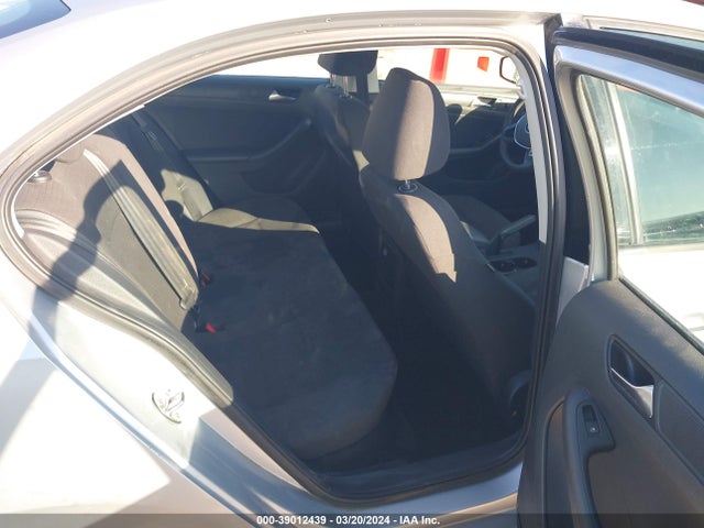 3VW2K7AJ9FM276876 Volkswagen Jetta 2.0l S
