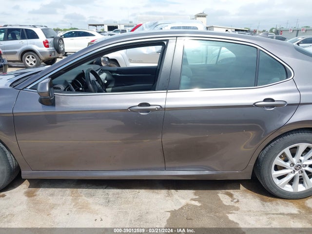 Toyota CAMRY LE 2022 4T1C11AK7NU003196 Image 15