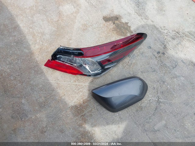 Toyota CAMRY LE 2022 4T1C11AK7NU003196 Image 12