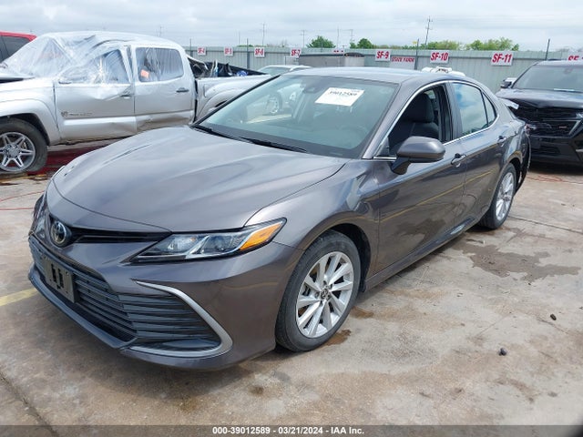 Toyota CAMRY LE 2022 4T1C11AK7NU003196 Image 2