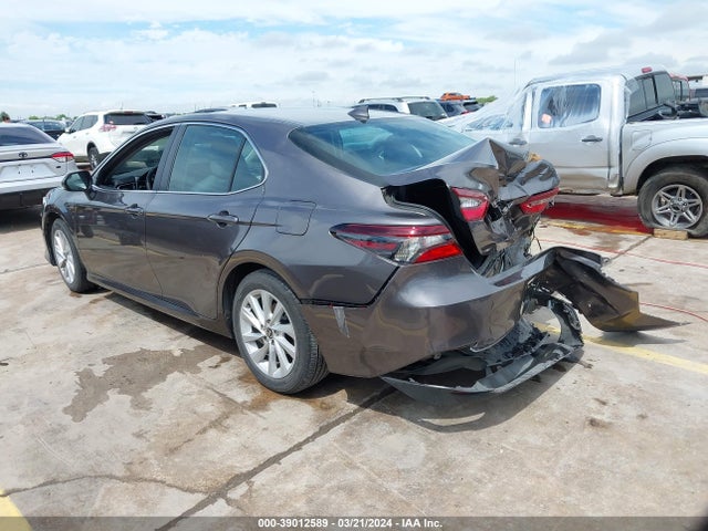 Toyota CAMRY LE 2022 4T1C11AK7NU003196 Image 3