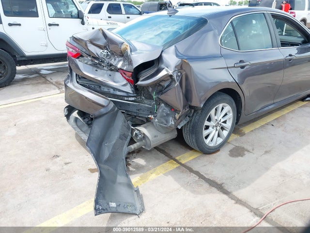 Toyota CAMRY LE 2022 4T1C11AK7NU003196 Image 6