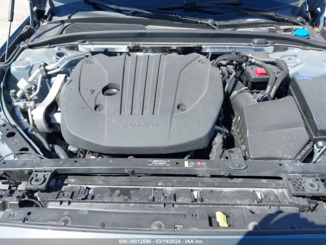 7JRL12FK9RG300057 Volvo S60 B5 Core Dark Theme