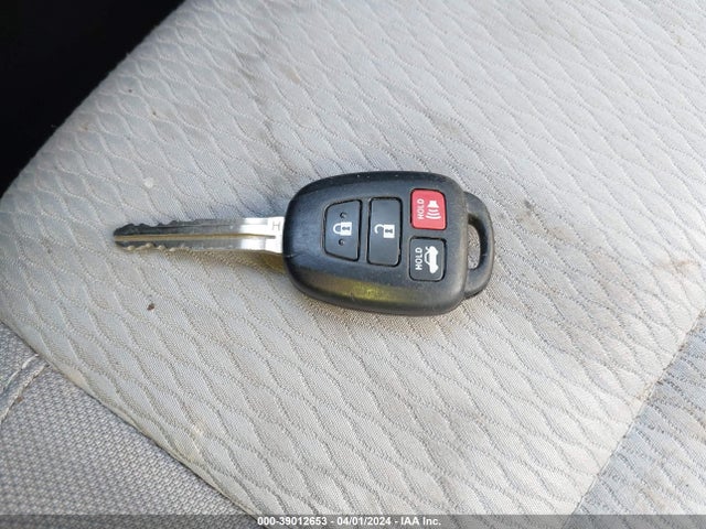Toyota Corolla Le Plus 2016 5YFBPRHE9GP462405 Image 11