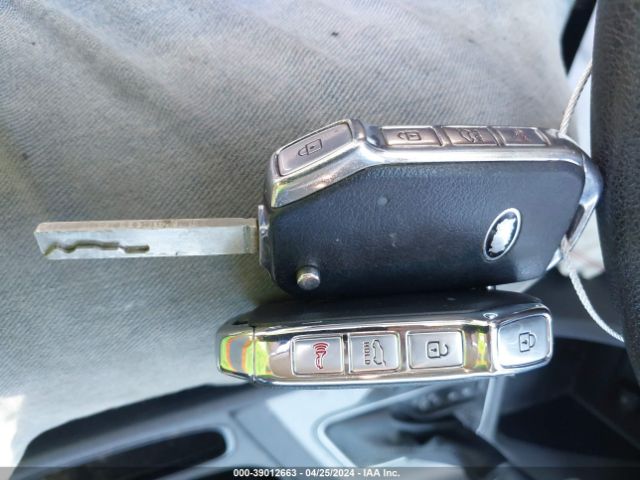 KNDCB3LC9M5471538 KIA NIRO LX