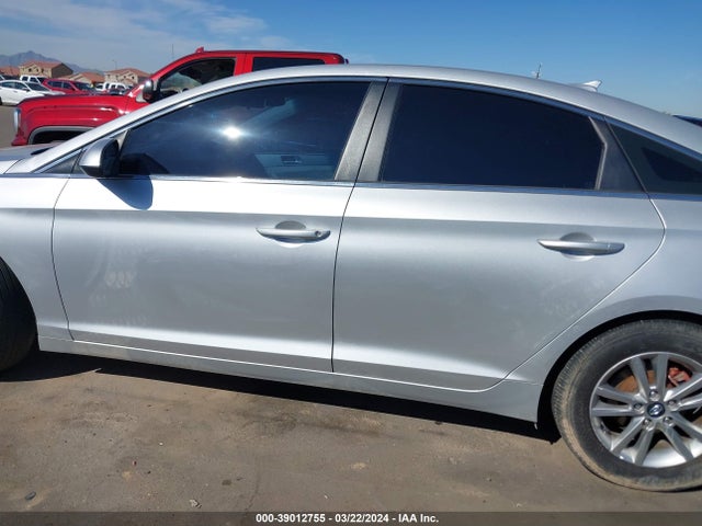 Hyundai Sonata 2016 5NPE24AF0GH398110 Image 15