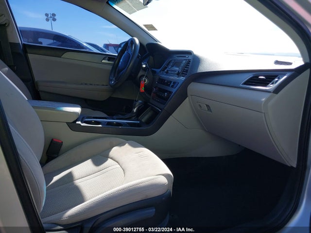 Hyundai Sonata 2016 5NPE24AF0GH398110 Image 5