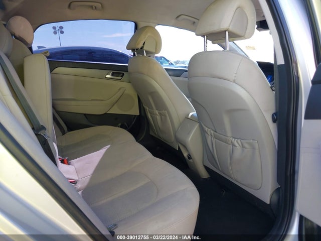 Hyundai Sonata 2016 5NPE24AF0GH398110 Image 8