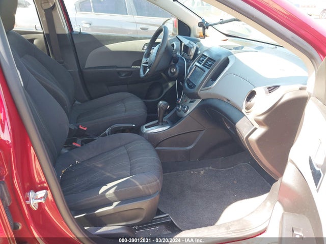 Chevrolet Sonic Lt Auto 2016 1G1JC5SH8G4142104 Image 5