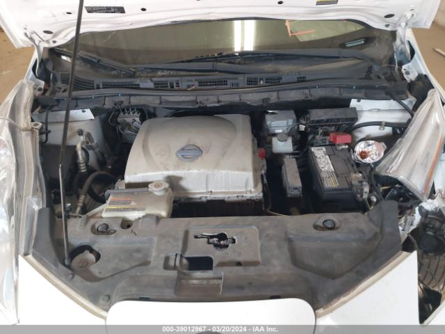 1N4AZ0CP8FC318478 Nissan LEAF S