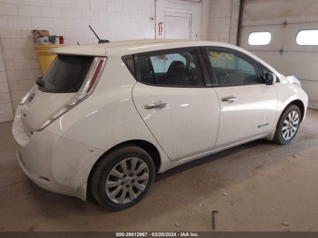 1N4AZ0CP8FC318478 Nissan LEAF S