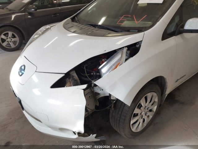 1N4AZ0CP8FC318478 Nissan LEAF S
