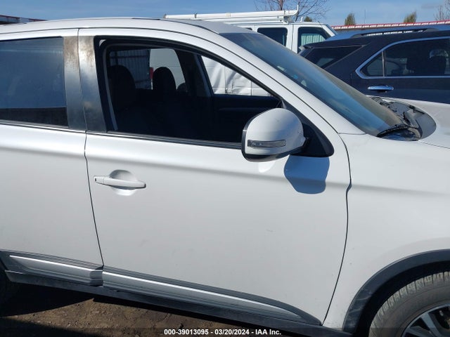 Mitsubishi Outlander Se 2018 JA4AZ3A39JZ024244 Image 13