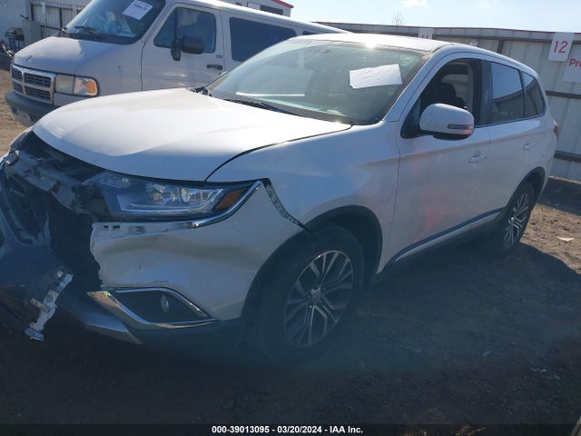 Mitsubishi Outlander Se 2018 JA4AZ3A39JZ024244 Image 2