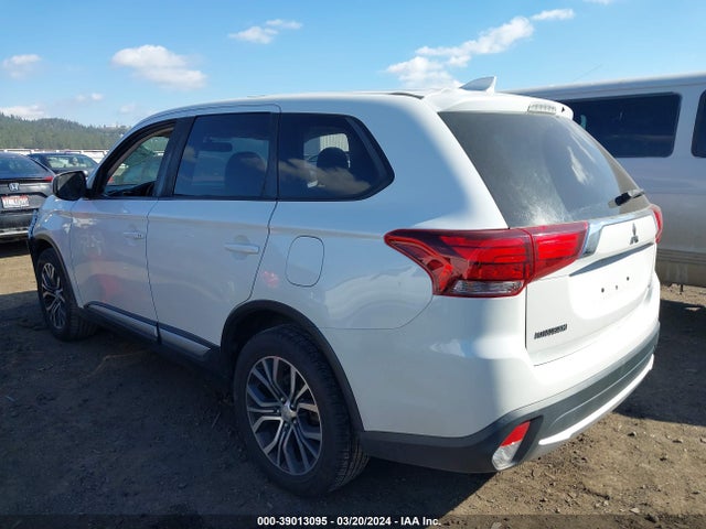 Mitsubishi Outlander Se 2018 JA4AZ3A39JZ024244 Image 3