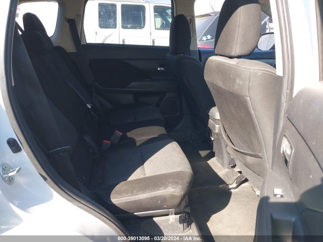 Mitsubishi Outlander Se 2018 JA4AZ3A39JZ024244 Image 8