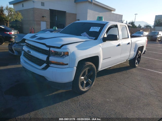 Chevrolet Silverado 1500 Custom 2018 1GCRCPECXJZ318523 Image 2
