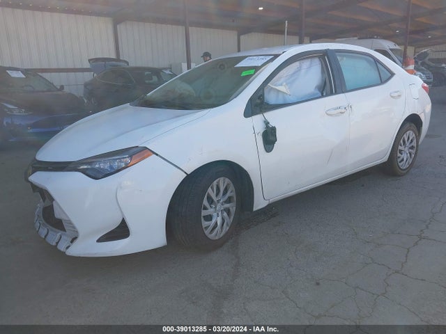 Toyota COROLLA LE 2017 5YFBURHE9HP643630 Image 2
