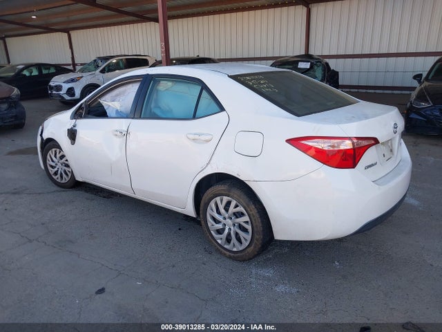 Toyota COROLLA LE 2017 5YFBURHE9HP643630 Image 3