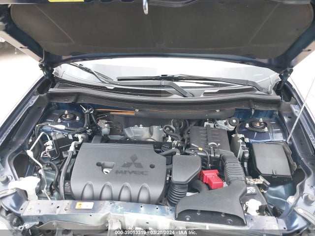 JA4AD3A3XFZ000394 Mitsubishi Outlander Se