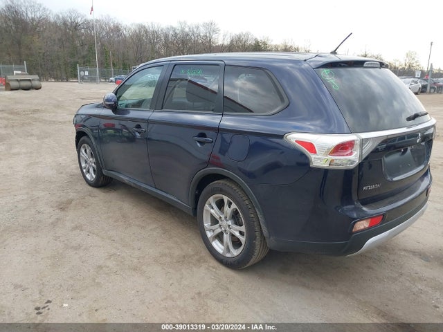 JA4AD3A3XFZ000394 Mitsubishi Outlander Se