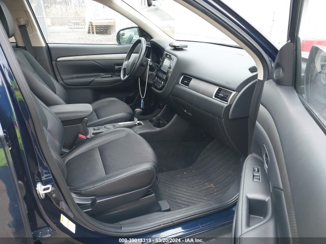JA4AD3A3XFZ000394 Mitsubishi Outlander Se