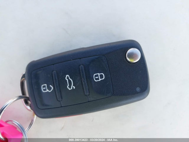 Volkswagen Beetle 1.8t Dune 2017 3VWS17AT3HM615719 Image 11