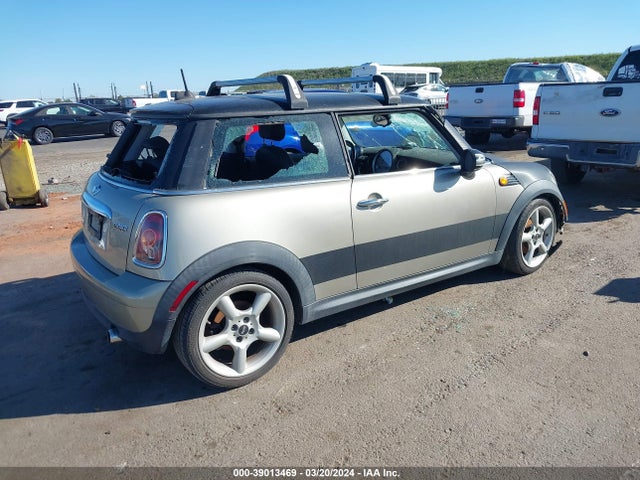 2009 MINI COOPER WMWMF33589TW71238 Photo 3