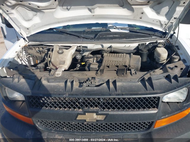 Chevrolet Express 2500 Work Van 2016 1GCWGAFF5G1300046 Image 10