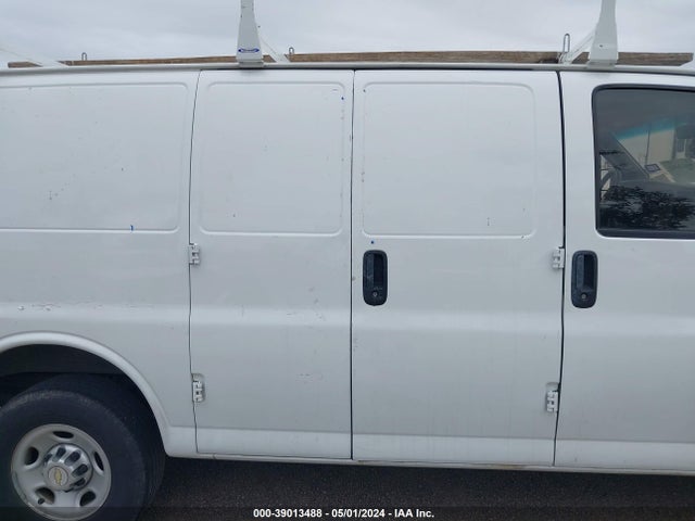 Chevrolet Express 2500 Work Van 2016 1GCWGAFF5G1300046 Image 13
