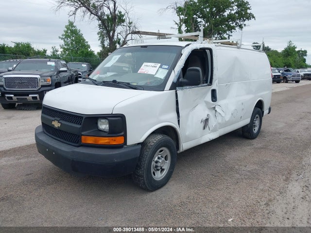 Chevrolet Express 2500 Work Van 2016 1GCWGAFF5G1300046 Image 2