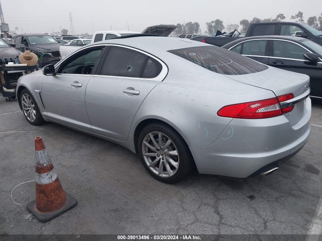 2012 JAGUAR XF SAJWA0FB8CLS55306 Photo 2