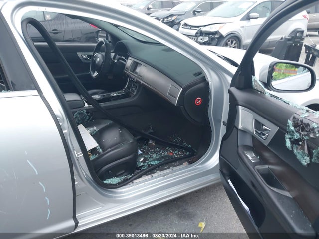 2012 JAGUAR XF SAJWA0FB8CLS55306 Photo 4