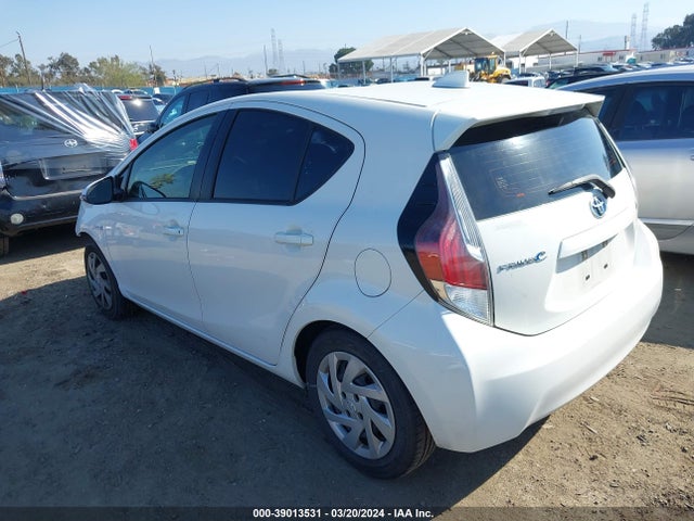Toyota Prius C Three 2015 JTDKDTB37F1579187 Image 3