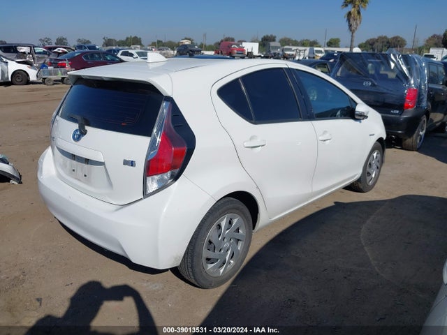 Toyota Prius C Three 2015 JTDKDTB37F1579187 Image 4